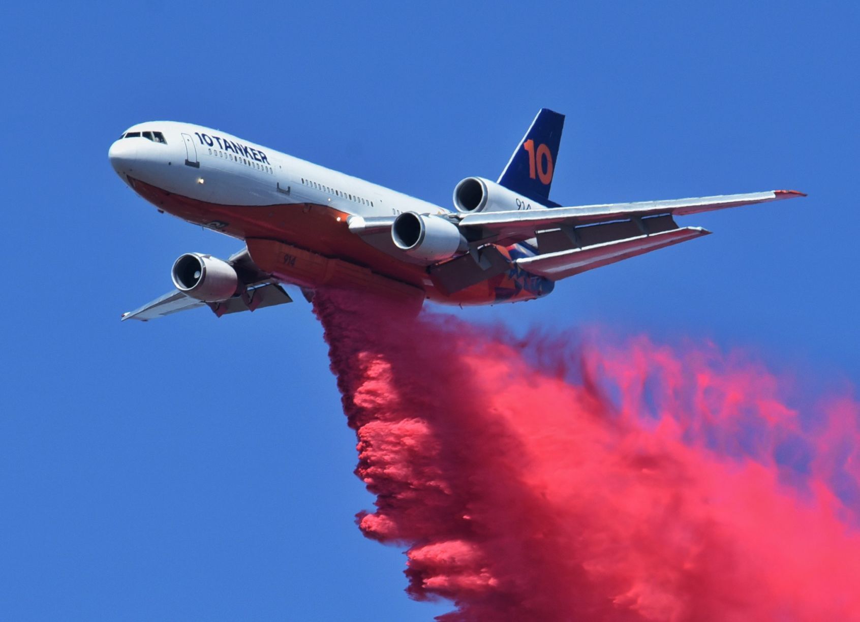101521 alisal fire tanker eliason 3.jpg